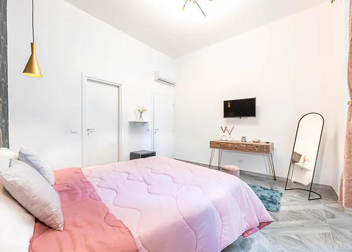 Charming Guest House In The Centre Of